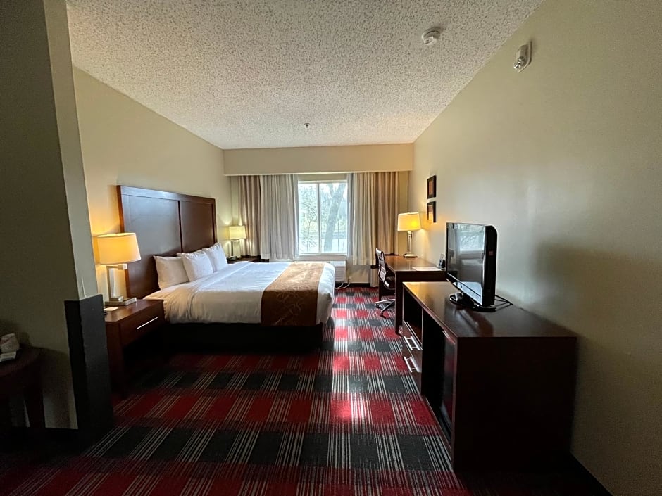 Comfort Suites Near Vancouver Mall