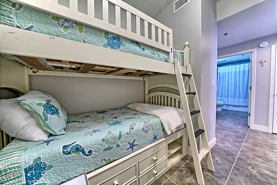 OCEAN FRONT CONDO w INCREDIBLE VIEWS