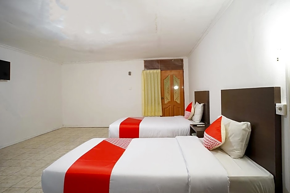 Collection O 2885 Hemra Hotel