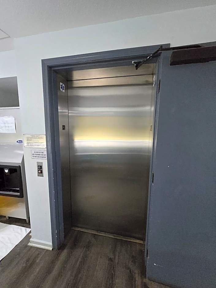 Quality Inn & Suites Tulare