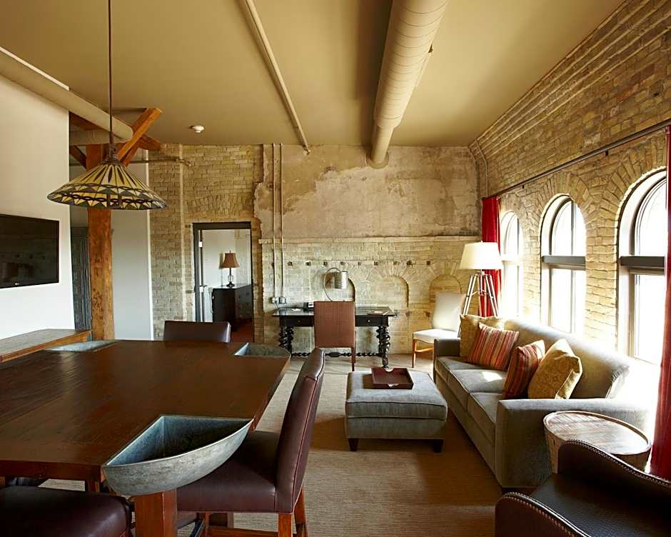 Brewhouse Inn and Suites