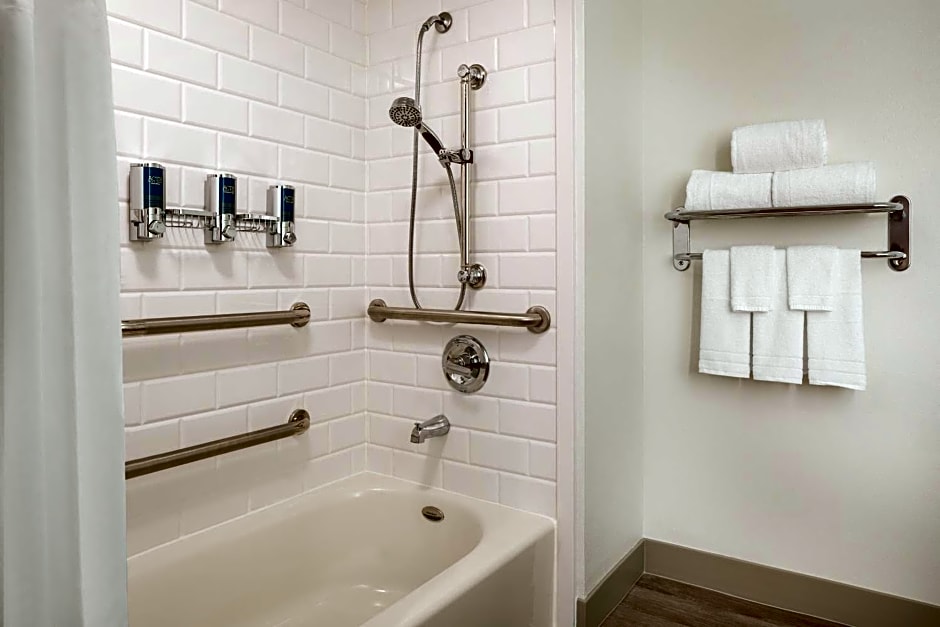 Four Points By Sheraton Hotel & Suites San Francisco Airport