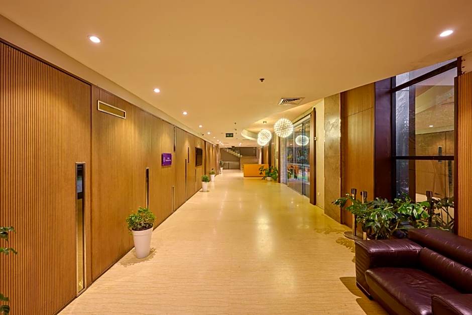 Flora Airport Hotel