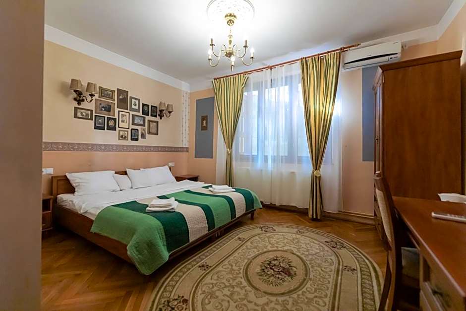 Vila Fortuna - Art O'Clock