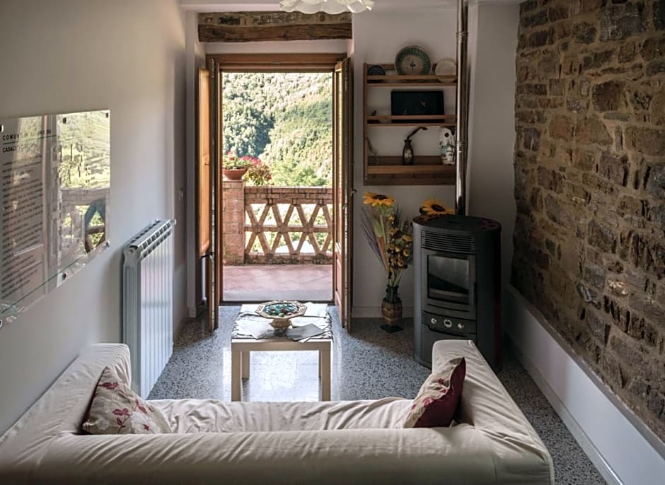 Casale storico nella campagna cilentana