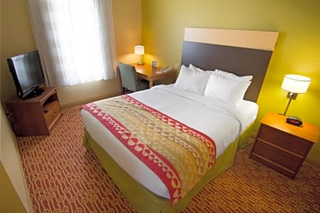 Two-Bedroom Suite with 2 Queen Beds,  Non-Smoking
