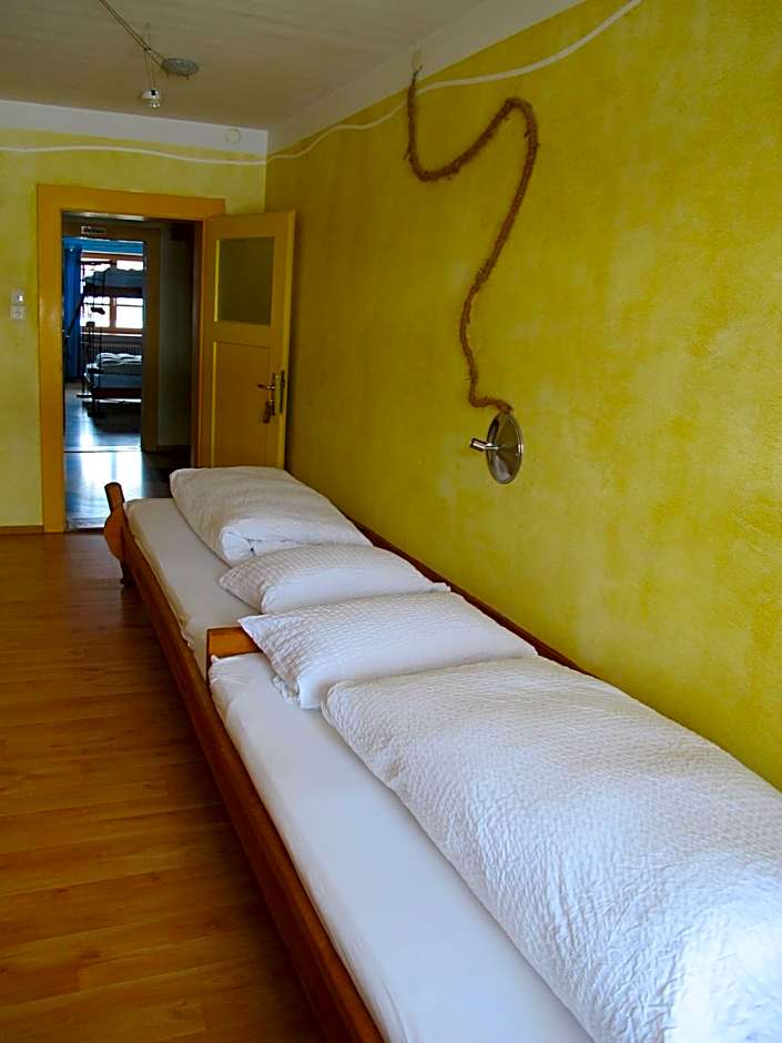 Schiff Bihlerdorf - Hostel