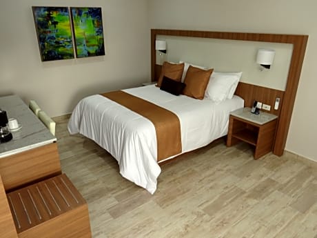 Junior Suite Queen Size Bed