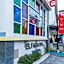 RedDoorz Plus @ Paal 2 Manado