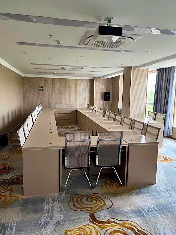 Lavande Hotel Pingyi Junhe Road