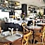 Goldberry Suites & Hotel Mactan