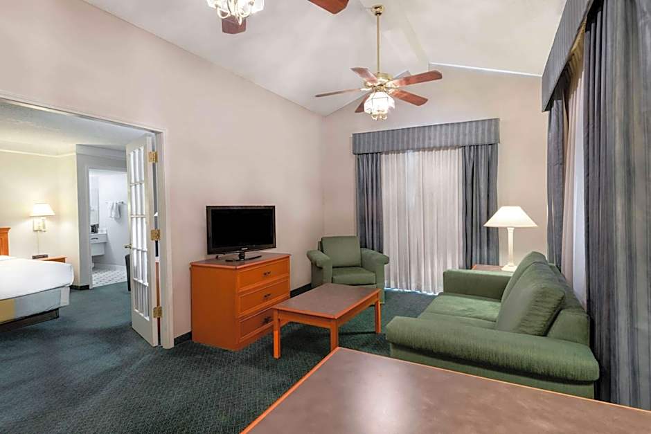 La Quinta Inn & Suites by Wyndham Farmington