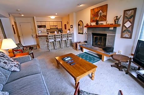 Okemo Trailside | 3 Bedroom + Loft Condominium