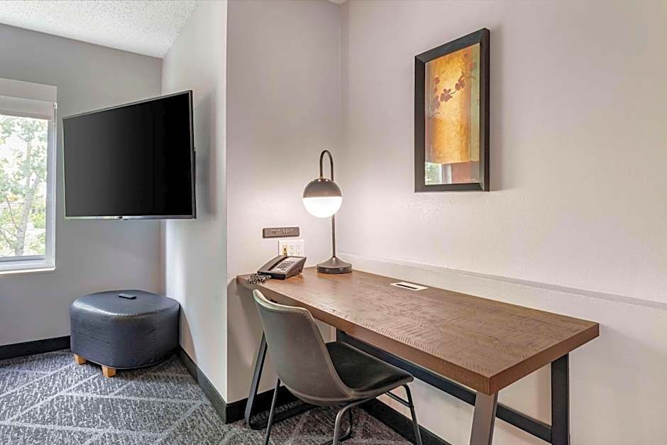 Cambria Hotel Minneapolis Maple Grove