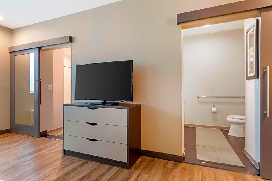 GLO Best Western DeSoto Dallas