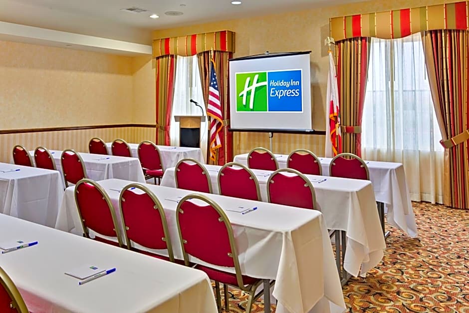 Holiday Inn Express Hotel & Suites Beaumont - Oak Valley By IHG