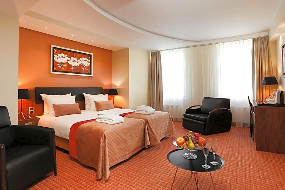 Avalon Hotel & Conferences