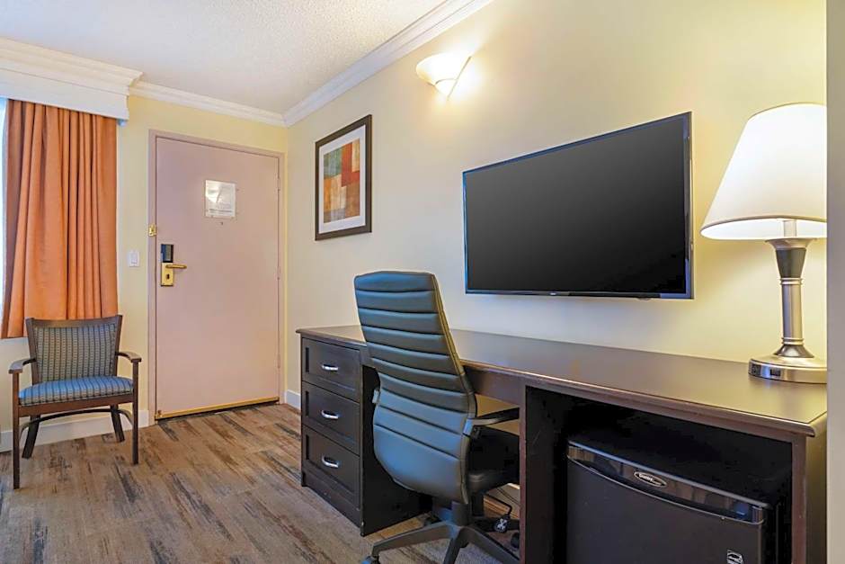Best Western Plus Burnaby Hotel