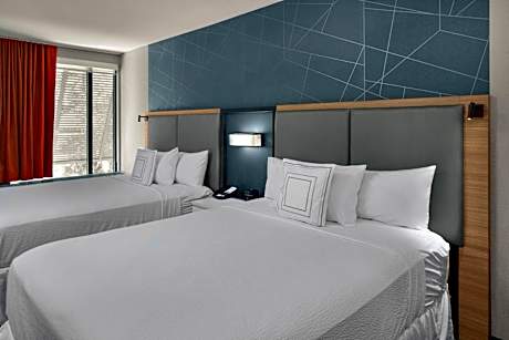 Suite, 2 Queen, Trundle bed