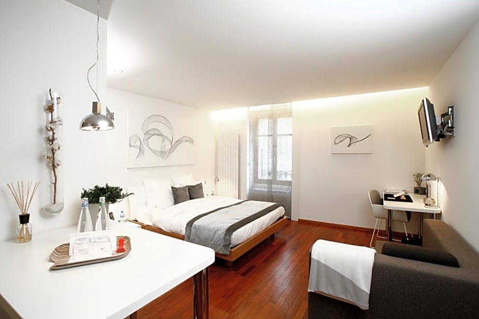 La Cour Des Augustins Boutique Gallery Design Hotel