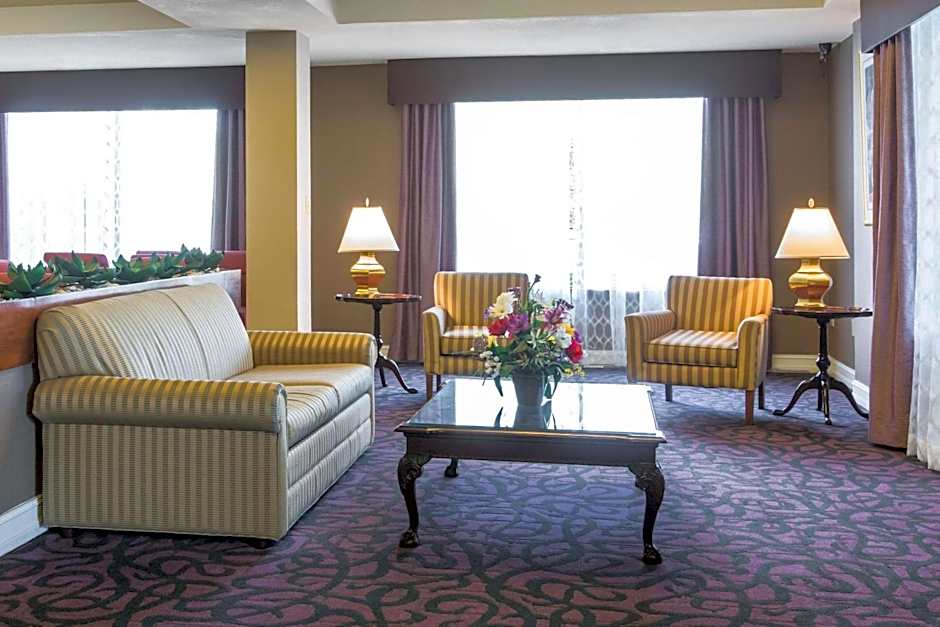 Royal Palms Inn