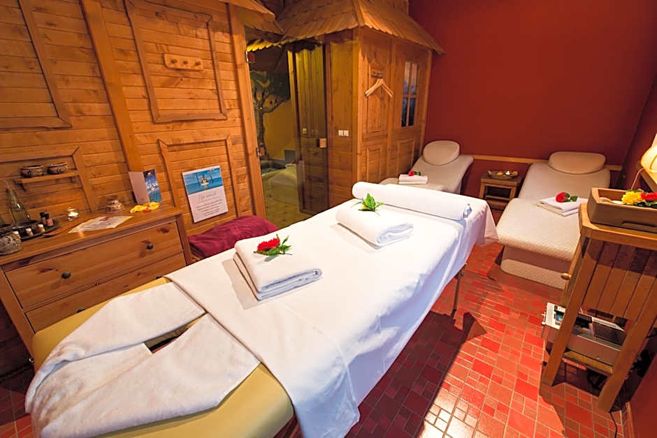 Hotel Selsky Dvur - Bohemian Village Courtyard