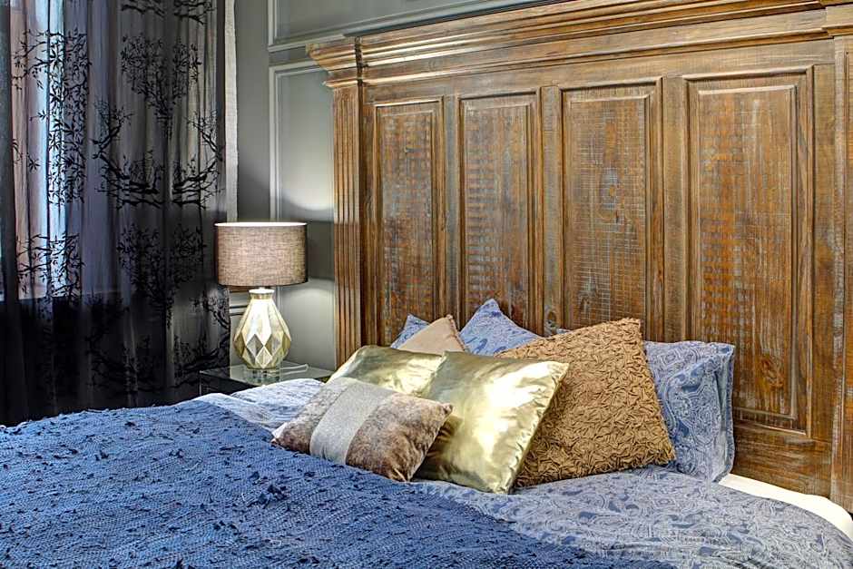 Mitten Village Family Residence