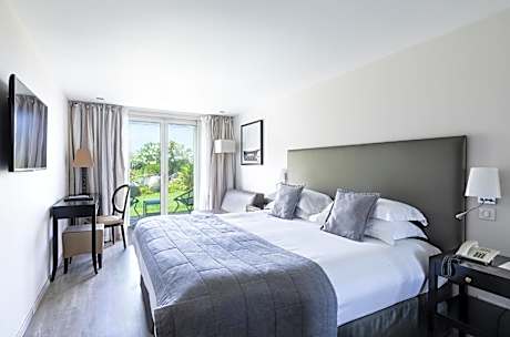 Classic King Room with Terrace