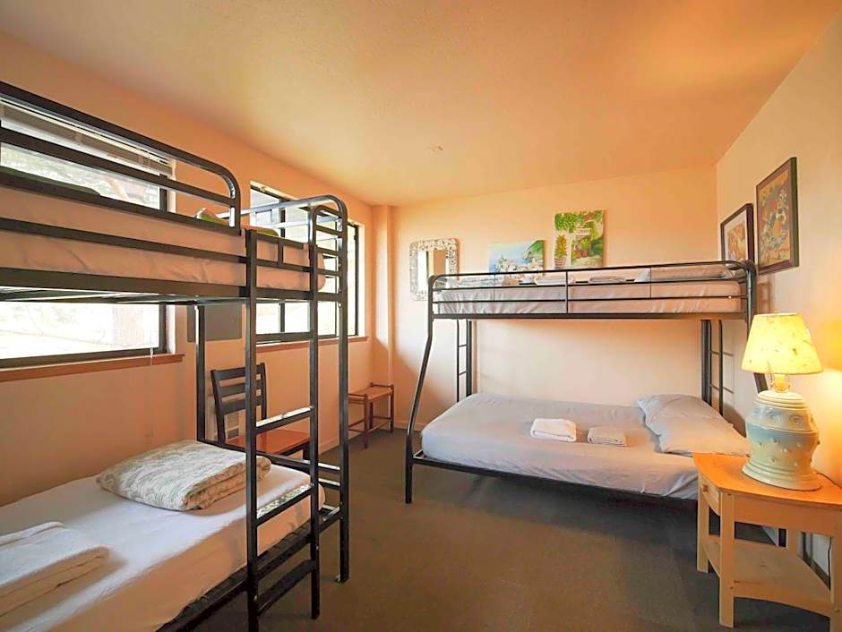 Ashland Commons Hostel