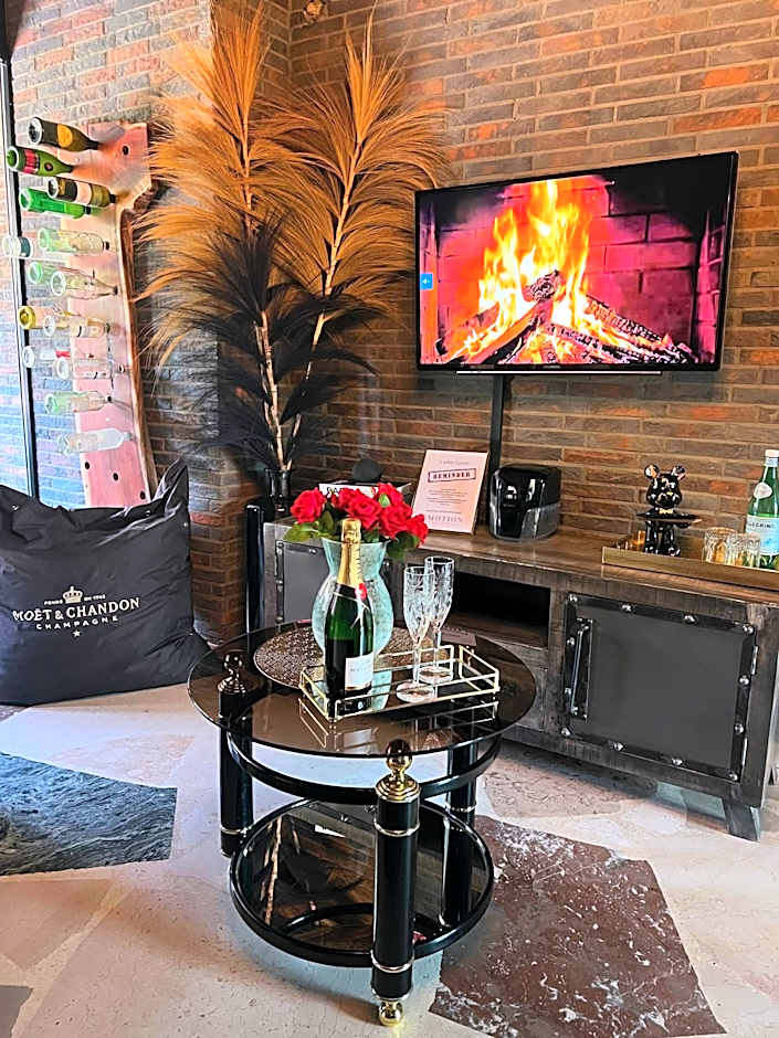 Emotion Apartments- Erlebnis Apartment mit privater Sauna und Whirlpool