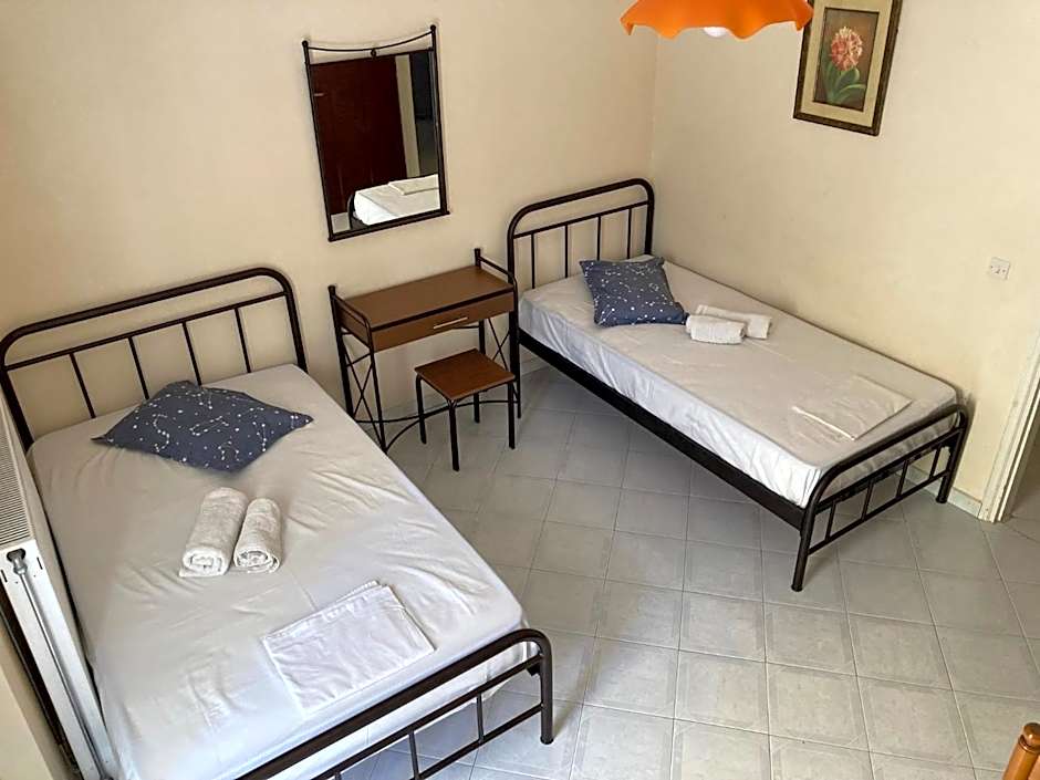 Polyxenis Rooms