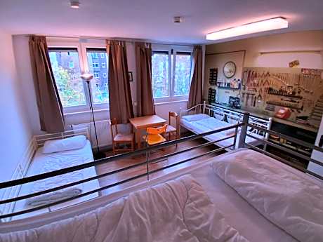 Bed in 4-Bed Mixed Dormitory Room