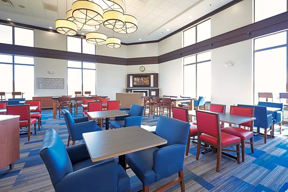 Holiday Inn Express Hotel and Suites Akron South-Airport Area By IHG