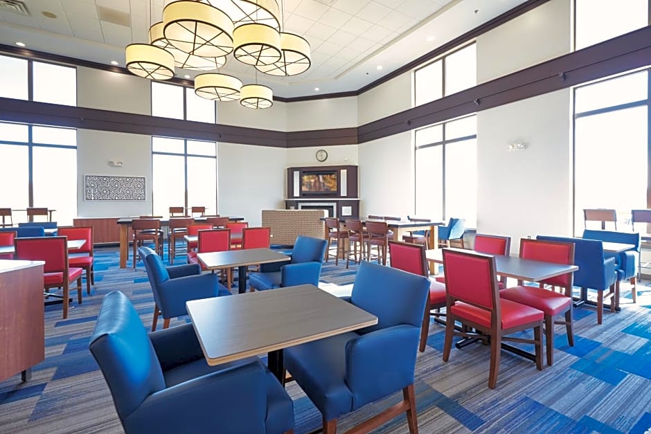 Holiday Inn Express Hotel and Suites Akron South-Airport Area