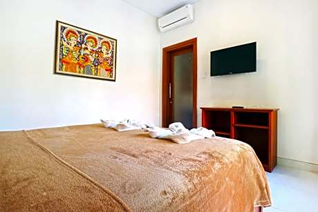 Superior Double or Twin Room with Pool View