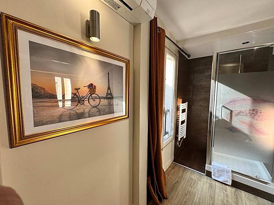 Nation Montmartre Hotel