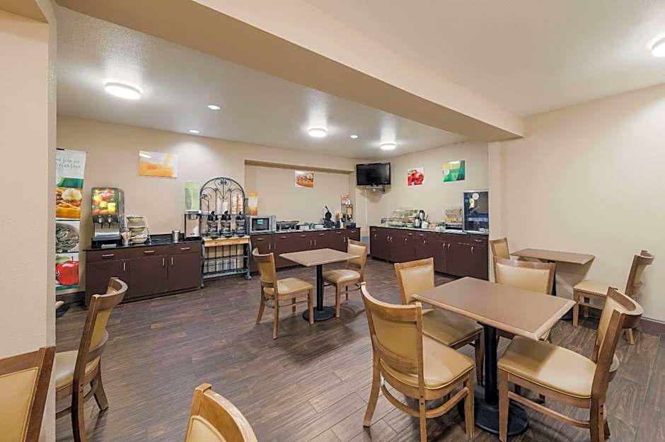 Quality Inn & Suites Terrell