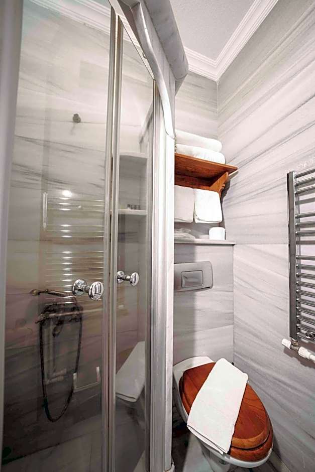 Cunda Tas Konak Otel