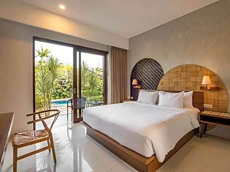 Deluxe Double or Twin Room with Pool View