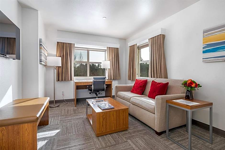 Marshall Suites Bainbridge Island, SureStay Collection by BW