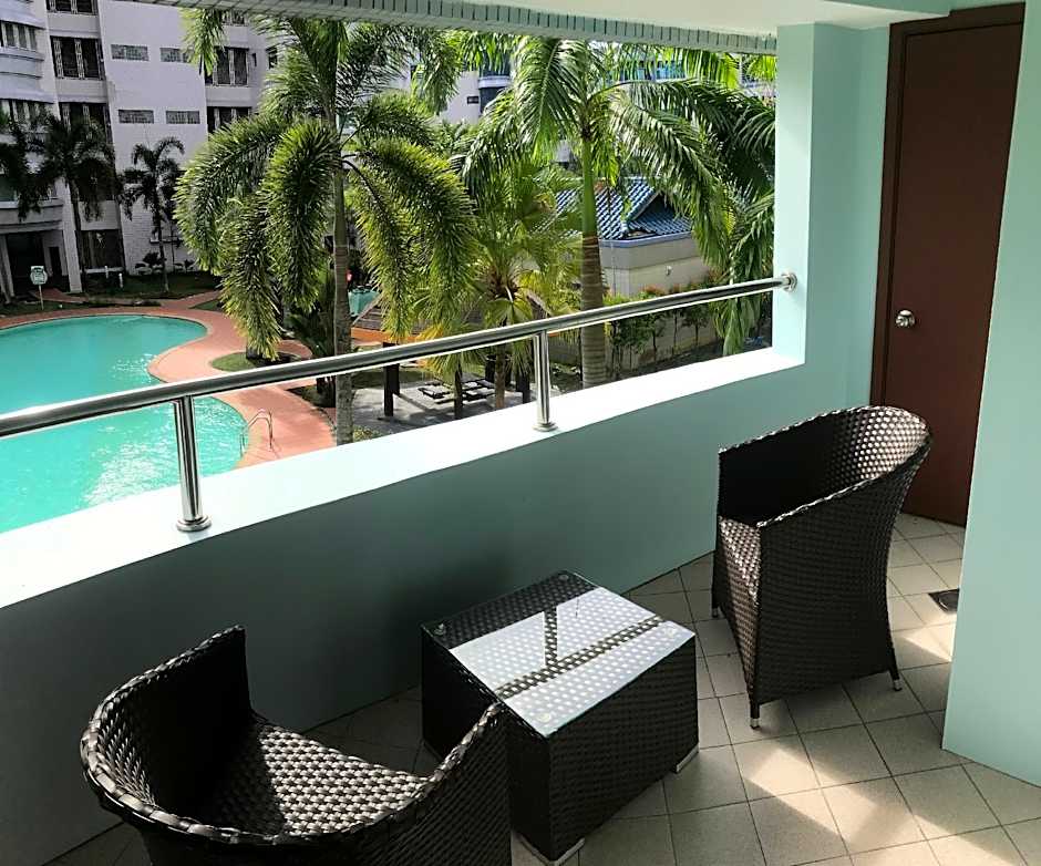 Rimbun Suites & Residences