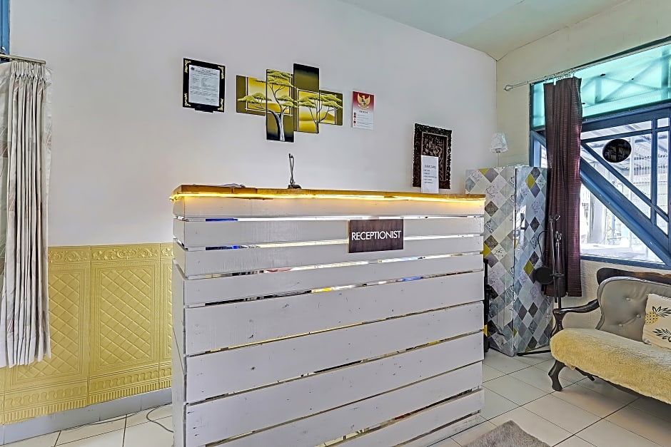 SPOT ON 91108 Sare Ngebluk Residence