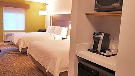 Standard Room with Two Queen Beds