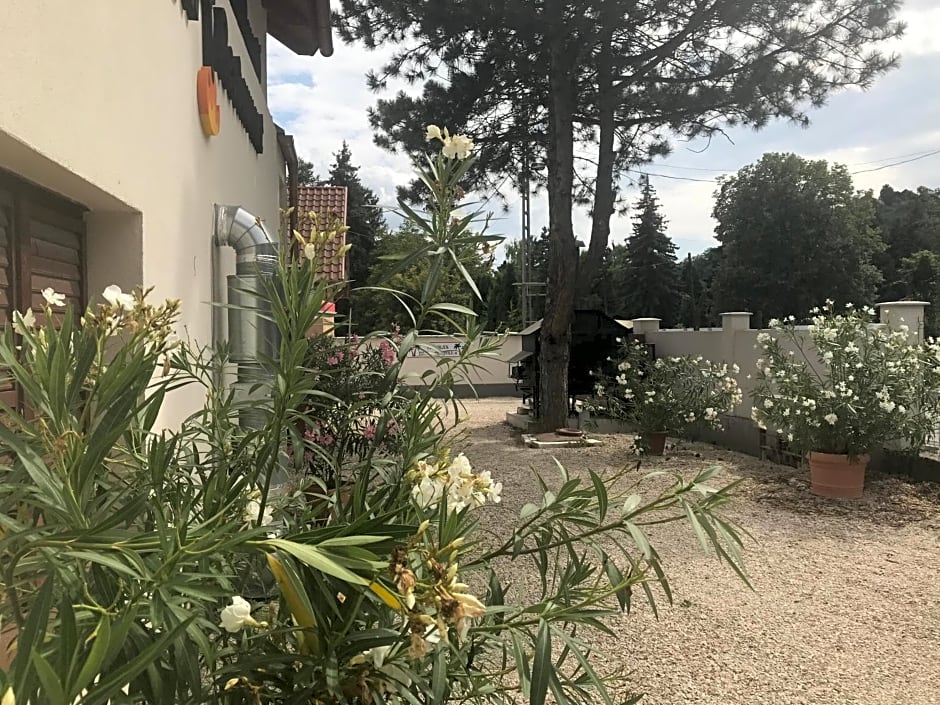 Admiralitás Kitchen and Restaurant