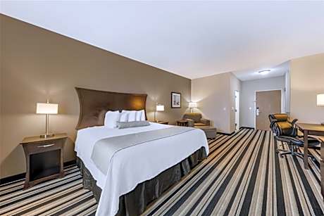 King Suite - Non-Smoking