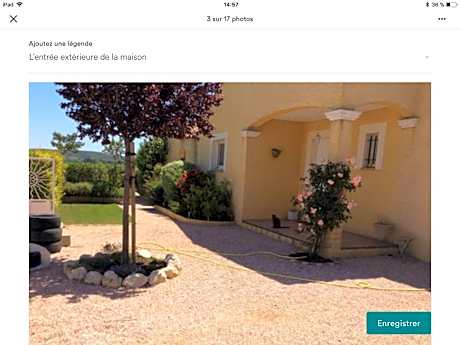 Deux chambres doubles avec une salle de bain séparée