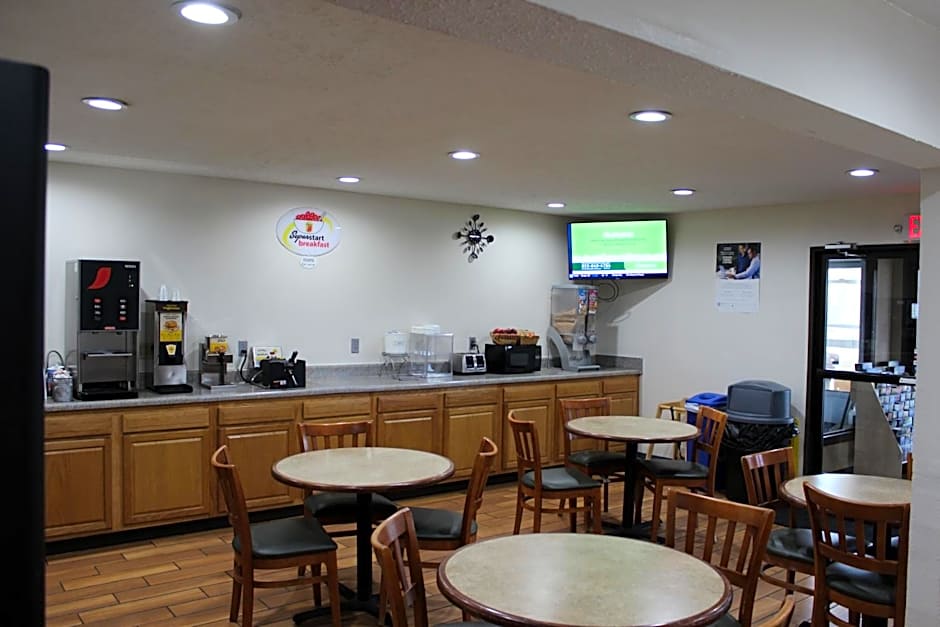 Super 8 by Wyndham Chiswell/Max Meadows Area