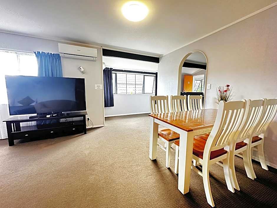 Kingswood Manor Motel