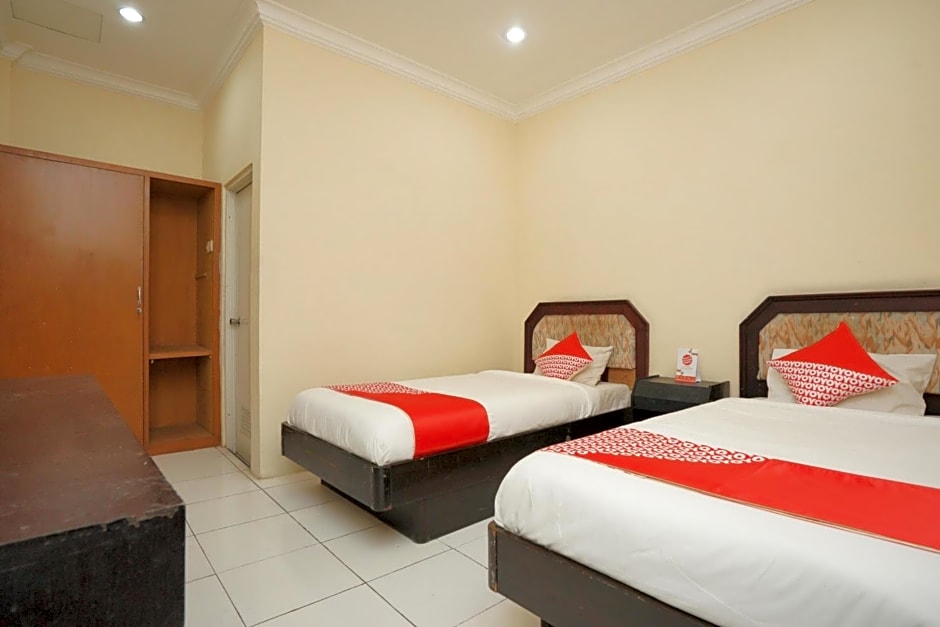 OYO 2003 Female Guest House