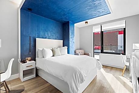 Queen Suite, Non- Smoking